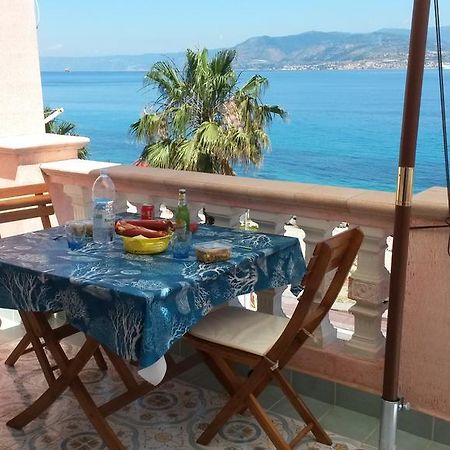 Blue Eden Strait Apartment Messina Exterior photo