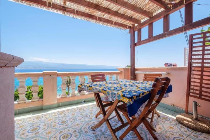 Blue Eden Strait Apartment Messina Exterior photo