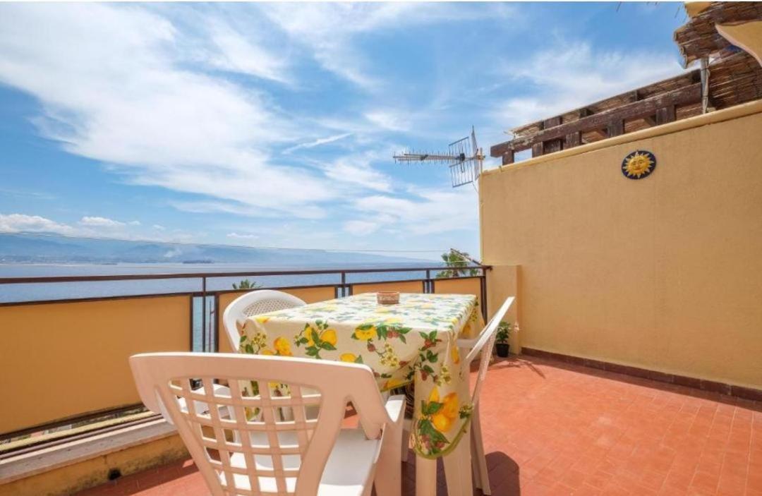 Blue Eden Strait Apartment Messina Exterior photo