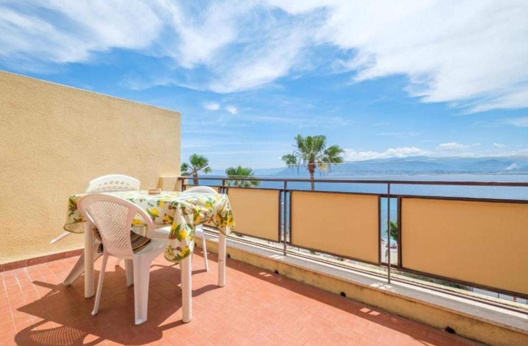 Blue Eden Strait Apartment Messina Exterior photo